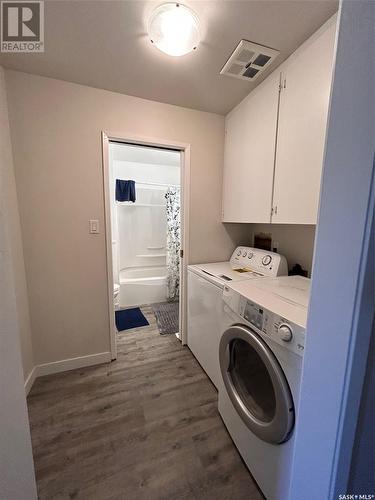 1291 111Th Street, North Battleford, SK - Indoor Photo Showing Laundry Room