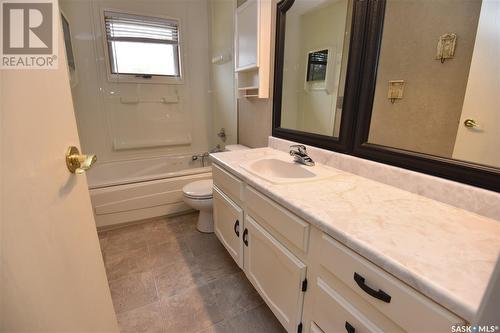 405 Alfred Street, Nipawin Rm No. 487, SK - Indoor Photo Showing Bathroom