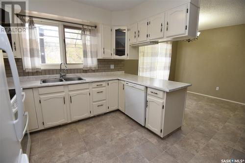 405 Alfred Street, Nipawin Rm No. 487, SK - Indoor Photo Showing Kitchen With Double Sink