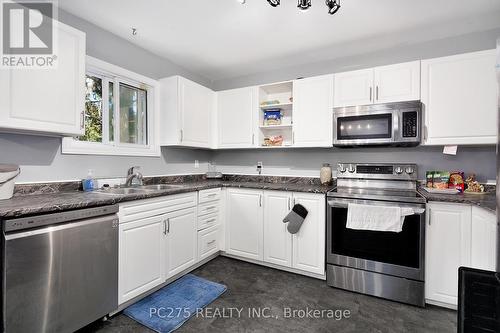 80 - 141 Condor Court, London, ON - Indoor Photo Showing Kitchen With Double Sink