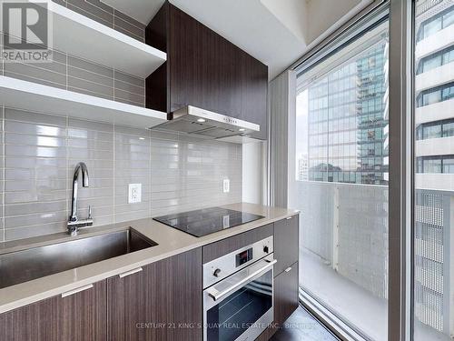 3402 - 88 Harbour Street, Toronto, ON - Indoor Photo Showing Kitchen With Upgraded Kitchen