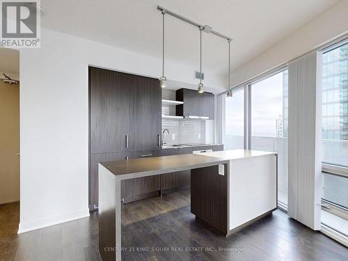 3402 - 88 Harbour Street, Toronto, ON - Indoor Photo Showing Kitchen