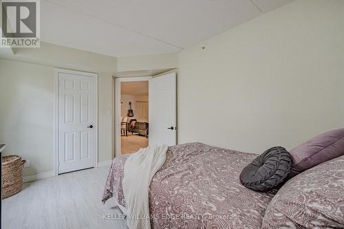 301 - 1441 Walker'S Line, Burlington, ON - Indoor Photo Showing Bedroom