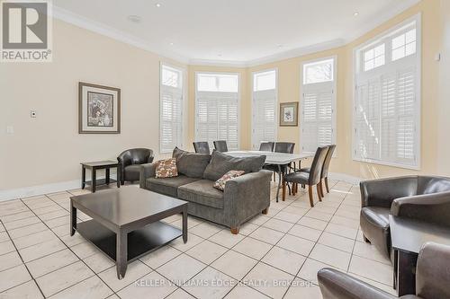 301 - 1441 Walker'S Line, Burlington, ON - Indoor Photo Showing Living Room