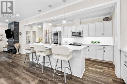 4449 Milburough Line/ 8 Poplar Street, Burlington, ON - Indoor Photo Showing Kitchen With Stainless Steel Kitchen With Upgraded Kitchen