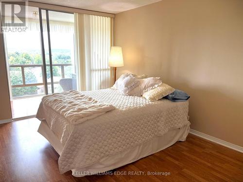 809 - 5080 Pinedale Avenue, Burlington, ON - Indoor Photo Showing Bedroom