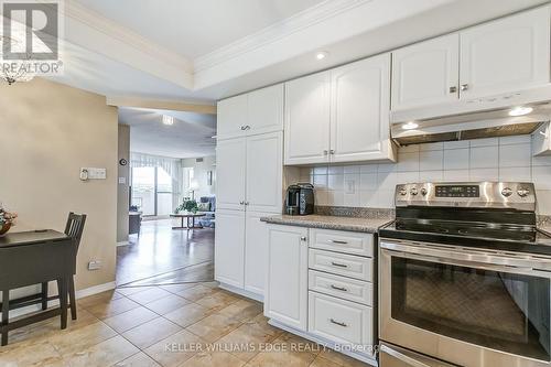 809 - 5080 Pinedale Avenue, Burlington, ON - Indoor Photo Showing Kitchen