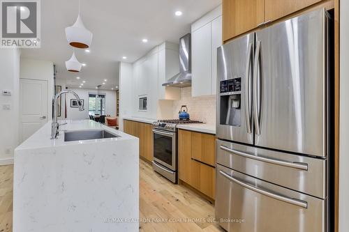 515 Concord Avenue, Toronto, ON - Indoor Photo Showing Kitchen