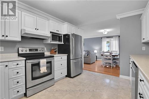 91 Haramis Drive, Renfrew, ON - Indoor Photo Showing Kitchen