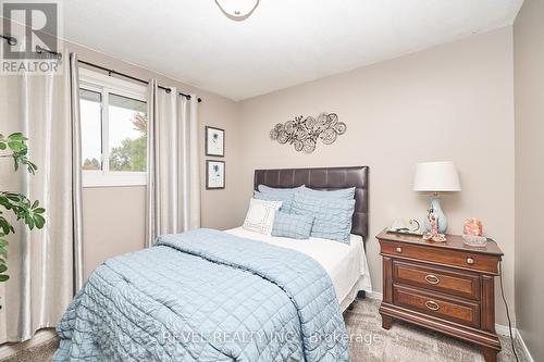 6529 Dalena Place, Niagara Falls, ON - Indoor Photo Showing Bedroom