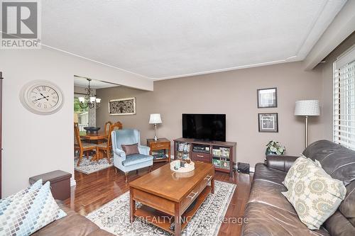 6529 Dalena Place, Niagara Falls, ON - Indoor Photo Showing Living Room