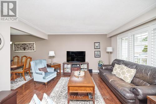 6529 Dalena Place, Niagara Falls, ON - Indoor Photo Showing Living Room