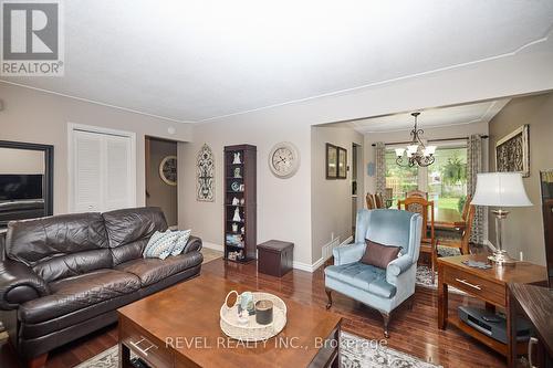 6529 Dalena Place, Niagara Falls, ON - Indoor Photo Showing Living Room