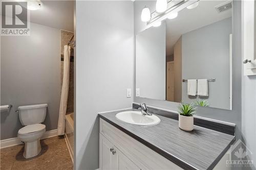 109 Desmond Trudeau Drive, Arnprior, ON - Indoor Photo Showing Bathroom