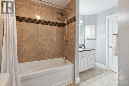 109 Desmond Trudeau Drive, Arnprior, ON - Indoor Photo Showing Bathroom