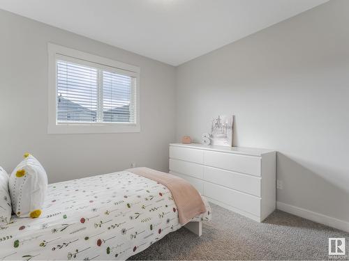 6507 167B Av Nw, Edmonton, AB - Indoor Photo Showing Bedroom