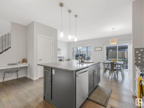 6507 167B Av Nw, Edmonton, AB - Indoor Photo Showing Kitchen With Upgraded Kitchen