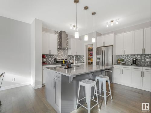 6507 167B Av Nw, Edmonton, AB - Indoor Photo Showing Kitchen With Upgraded Kitchen