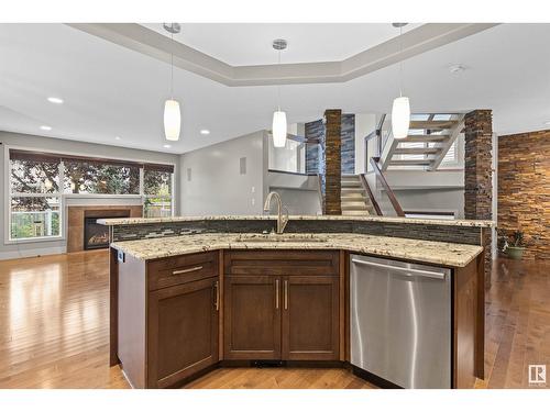 5406 Mcluhan End En Nw, Edmonton, AB - Indoor Photo Showing Kitchen