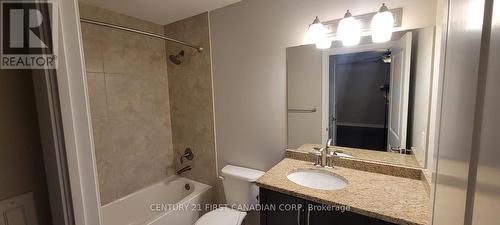 1610 - 330 Ridout Street, London, ON - Indoor Photo Showing Bathroom