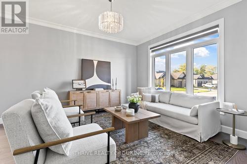 4114 Campbell Street N, London, ON - Indoor Photo Showing Living Room