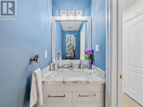 160 Carlyle Crescent, Aurora, ON - Indoor Photo Showing Bathroom