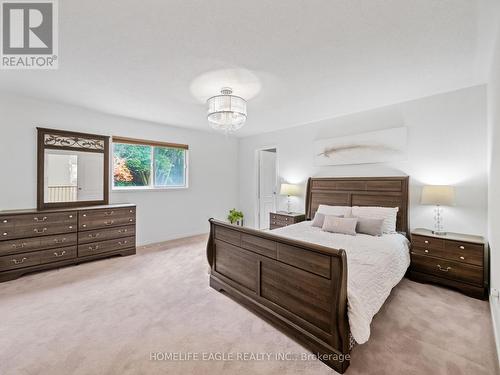 160 Carlyle Crescent, Aurora, ON - Indoor Photo Showing Bedroom