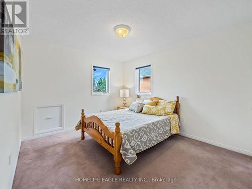 160 Carlyle Crescent, Aurora, ON - Indoor Photo Showing Bedroom