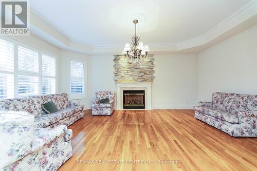 645 Cranleigh Court, Mississauga, ON - Indoor Photo Showing Living Room With Fireplace