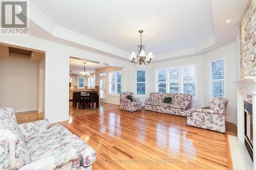 645 Cranleigh Court, Mississauga, ON - Indoor Photo Showing Living Room With Fireplace