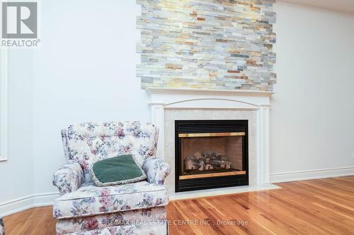 645 Cranleigh Court, Mississauga, ON - Indoor Photo Showing Living Room With Fireplace