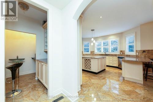 645 Cranleigh Court, Mississauga, ON - Indoor Photo Showing Kitchen