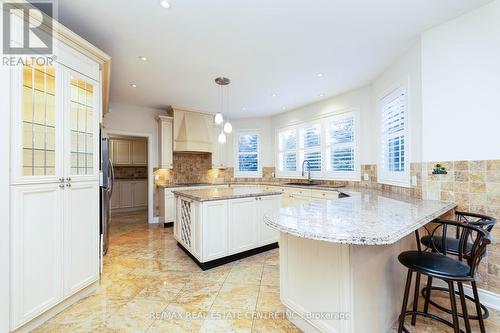 645 Cranleigh Court, Mississauga, ON - Indoor Photo Showing Kitchen