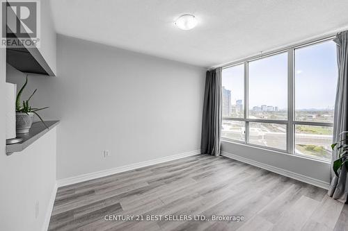 908 - 101 Subway Crescent, Toronto, ON - Indoor Photo Showing Other Room