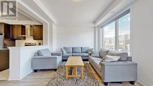 61 Keppel Circle N, Brampton, ON - Indoor Photo Showing Living Room