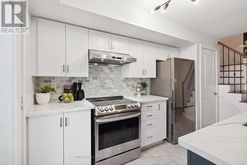 95 - 100 Parrotta Drive, Toronto, ON - Indoor Photo Showing Kitchen