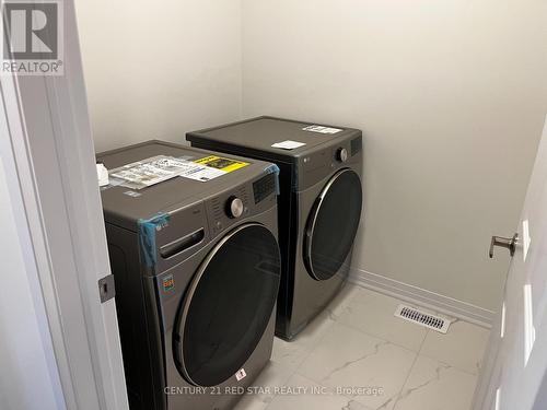 275 Port Crescent, Welland, ON - Indoor Photo Showing Laundry Room