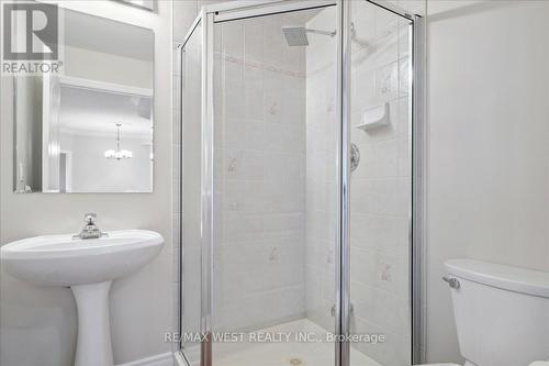 420 - 3351 Cawthra Road, Mississauga, ON - Indoor Photo Showing Bathroom