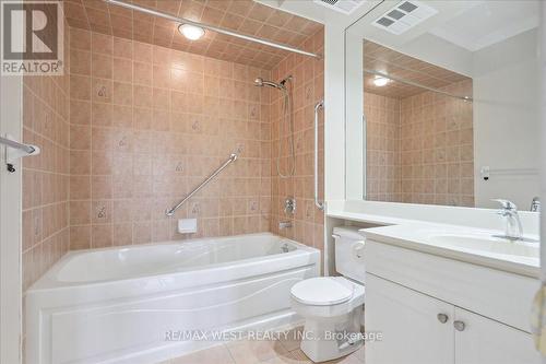 420 - 3351 Cawthra Road, Mississauga, ON - Indoor Photo Showing Bathroom