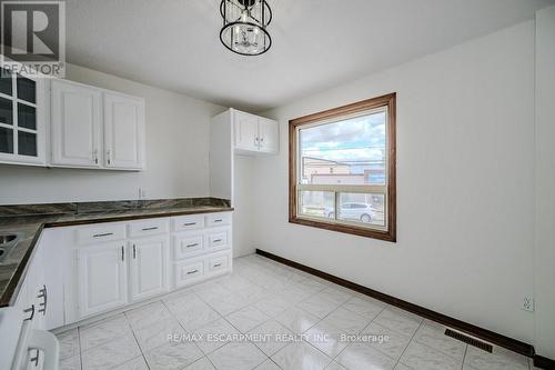 44 Currie Street, St. Catharines, ON - Indoor Photo Showing Kitchen