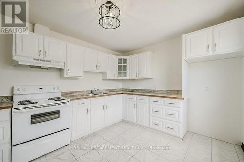 44 Currie Street, St. Catharines, ON - Indoor Photo Showing Kitchen With Double Sink