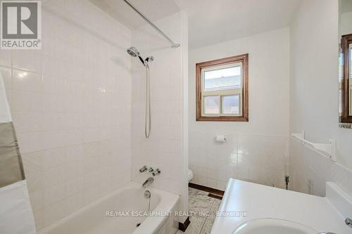 44 Currie Street, St. Catharines, ON - Indoor Photo Showing Bathroom