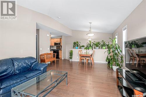 132 410 Stensrud Road, Saskatoon, SK - Indoor Photo Showing Living Room