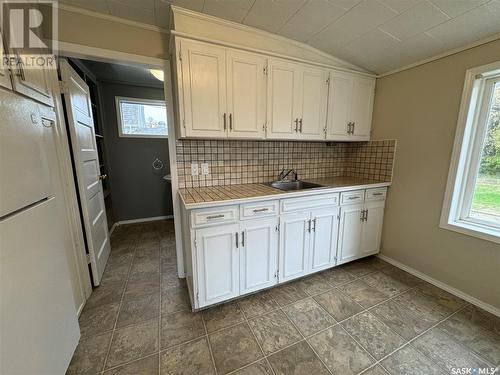 211 4Th Avenue E, Biggar, SK - Indoor Photo Showing Kitchen