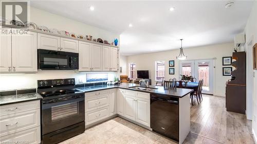 246 Grey Street S Unit# 19, Southampton, ON - Indoor Photo Showing Kitchen With Double Sink