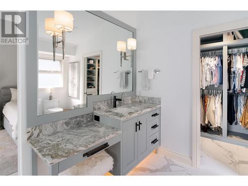 4480 Gallaghers Forest S, Kelowna, BC - Indoor Photo Showing Bathroom