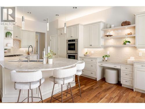 4480 Gallaghers Forest S, Kelowna, BC - Indoor Photo Showing Kitchen With Upgraded Kitchen