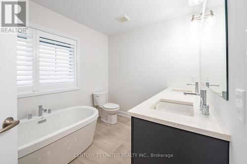 323 Mullighan Gardens, Peterborough (Northcrest), ON - Indoor Photo Showing Bathroom