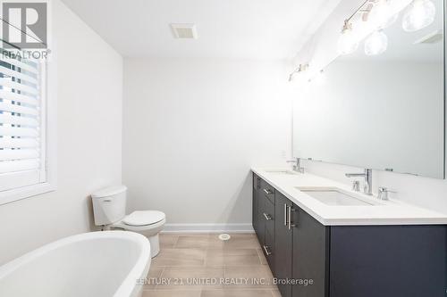 323 Mullighan Gardens, Peterborough (Northcrest), ON - Indoor Photo Showing Bathroom