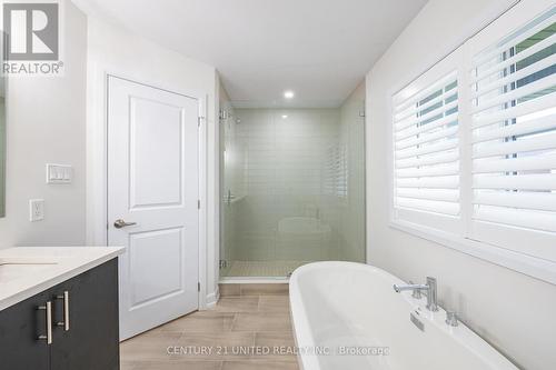 323 Mullighan Gardens, Peterborough (Northcrest), ON - Indoor Photo Showing Bathroom